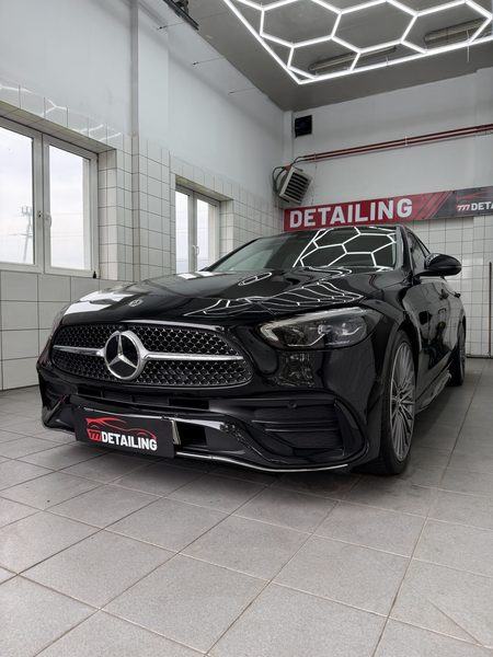 Mercedes-Benz Klasy C w 777 Studio, Wieliczka