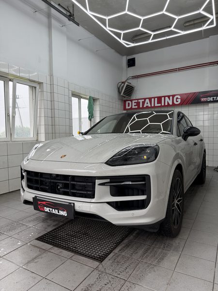 Porsche Cayenne w 777 Studio, Wieliczka